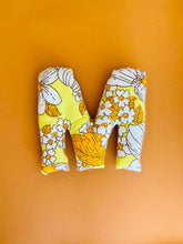 Load image into Gallery viewer, Letter Ornament — M